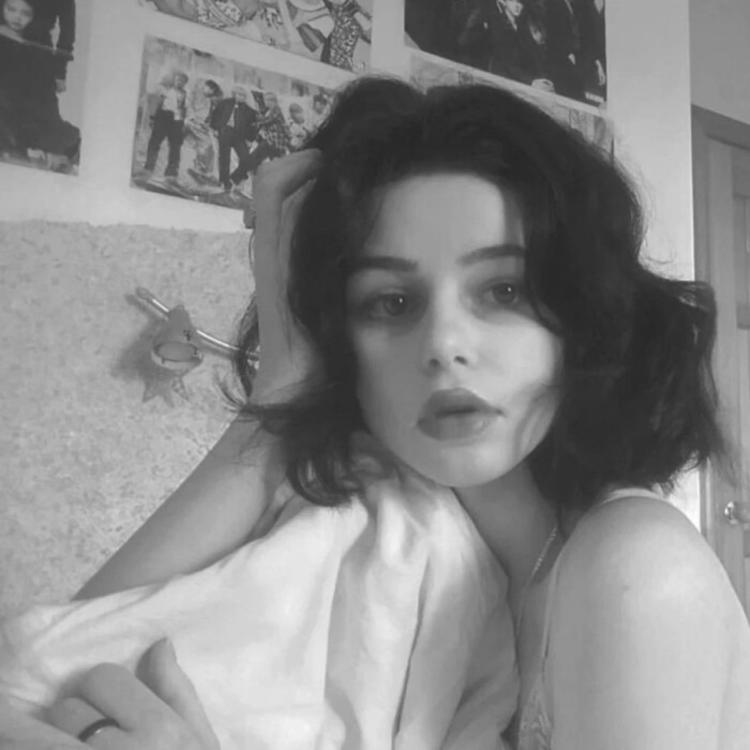 6686体育app钻石作者Ursula